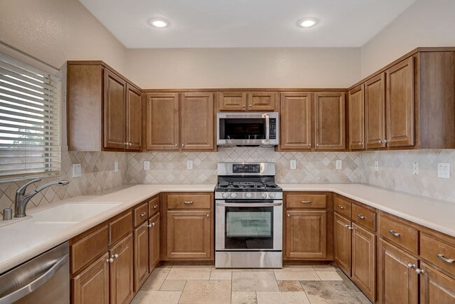 Building Photo - Beautiful 2story house with strip views