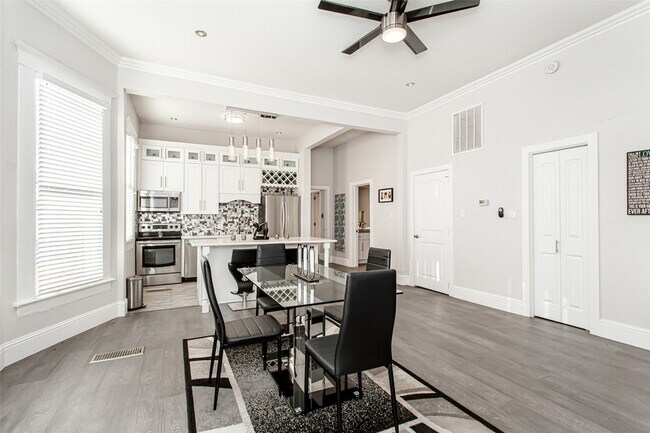 Building Photo - 4719 Junius St