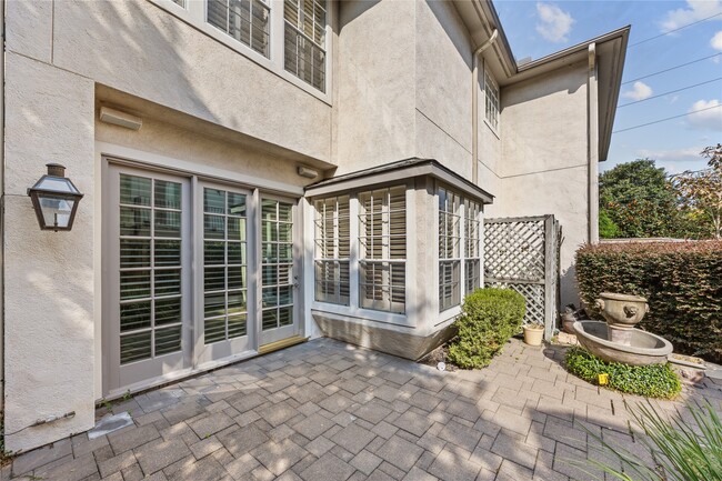 Building Photo - 42 Milan Estates