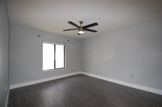 Building Photo - 1258 Pine Ridge Cir W