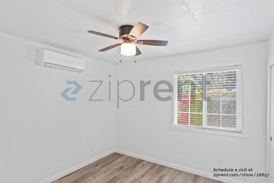 Building Photo - 629 Pelican Ct