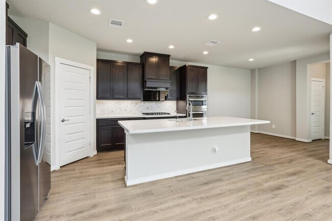 Building Photo - 29211 Pikes Peak Dr