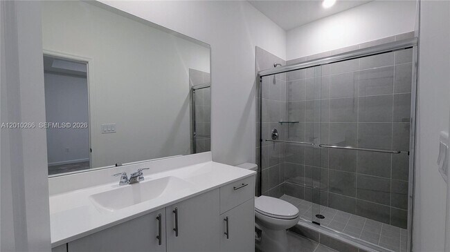 Building Photo - 2628 SE 28th Dr