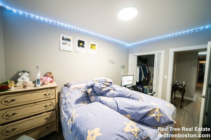 Building Photo - 191 Saint Botolph St