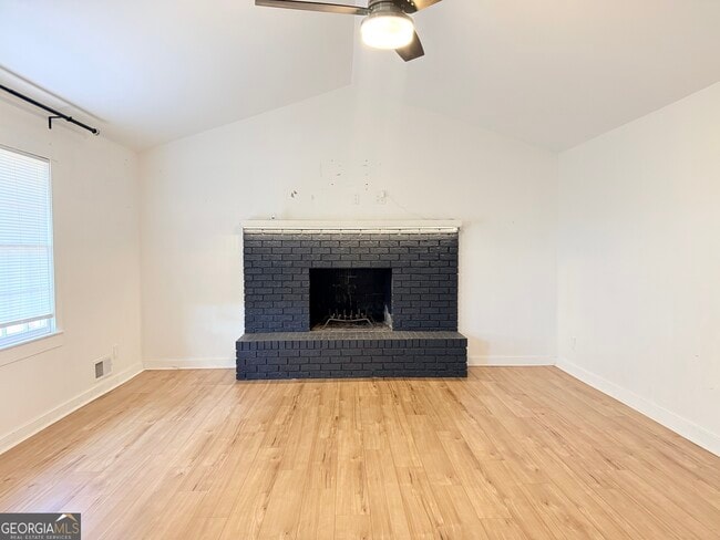 Building Photo - 239 Pope St