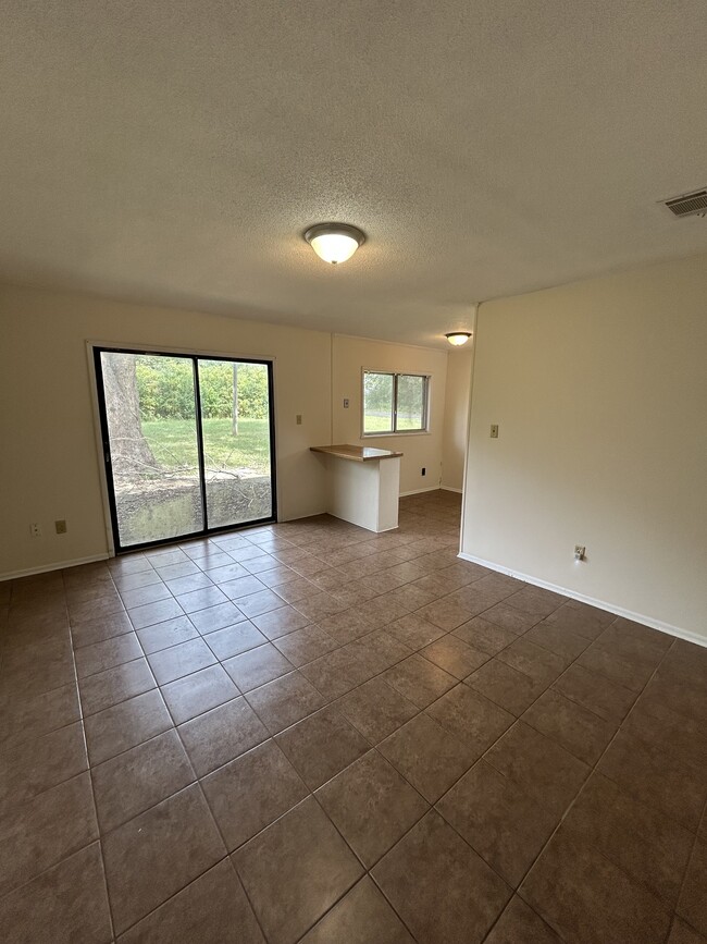 Building Photo - 1308 Wendy Linda Dr