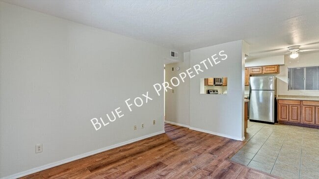 Building Photo - 1810 E Blacklidge Dr