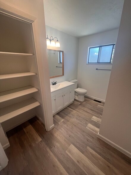 Building Photo - 3253 Castaneda Dr