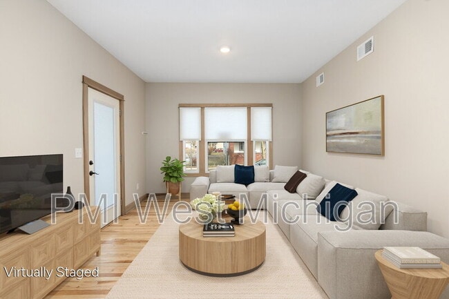 Building Photo - 800 Douglas St NW