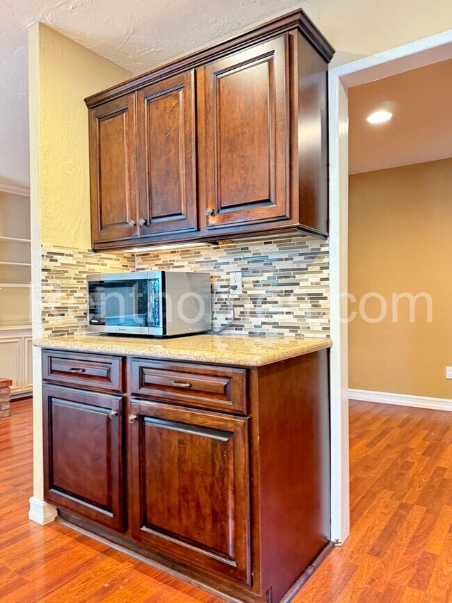 Building Photo - 11339 Red Cedar Ln