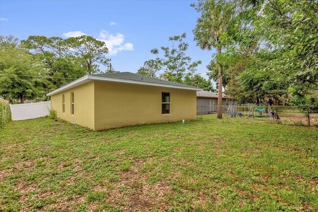 Building Photo - 339 Chinaberry Ave