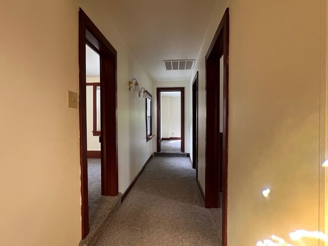Building Photo - 3 Bedroom Home in Wernersville