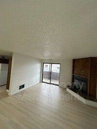 Building Photo - 203 E Arbor Ave