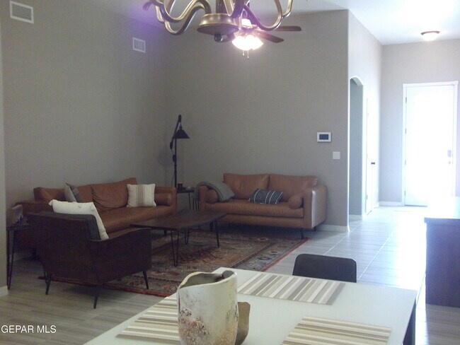 Building Photo - 7836 Enchanted View Dr