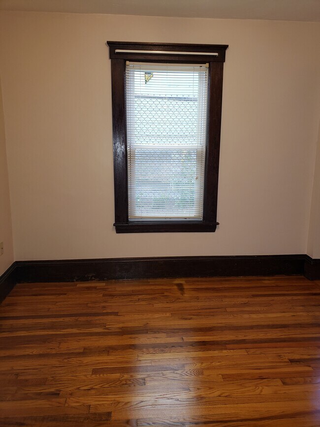 Building Photo - 21 Waverly St