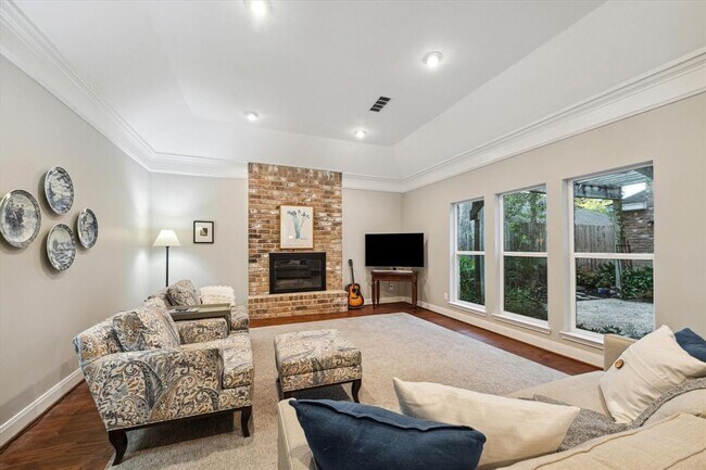 Building Photo - 1122 Daria Dr