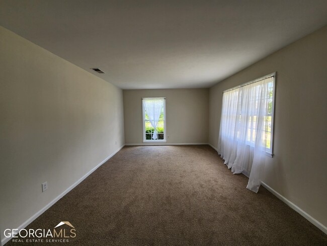 Building Photo - 1136 Bunker Hill Rd