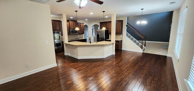 Building Photo - 718 Erika Ln