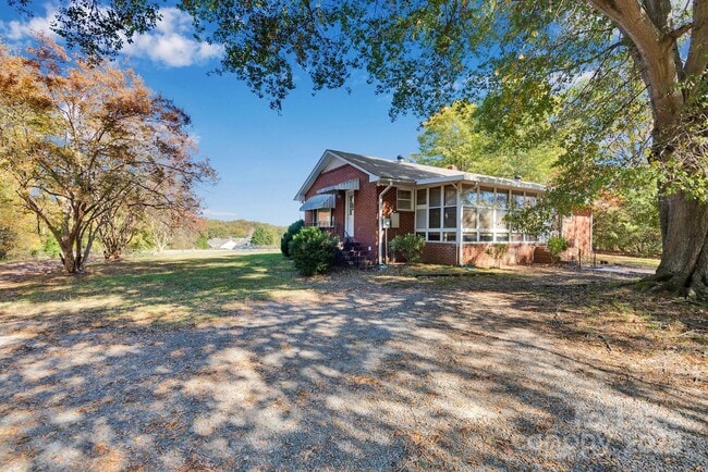 Building Photo - 607 Fort Mill Hwy