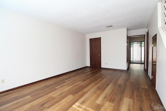 Building Photo - 1455 Acorn Ln