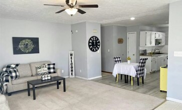 Building Photo - Beautiful 3 Bed 2 Bath Home Near Brittleba...