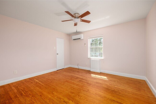 Building Photo - 4050 Forest Hill Ave