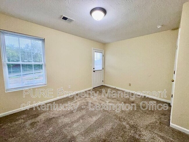 Building Photo - 291 Grinder Ct