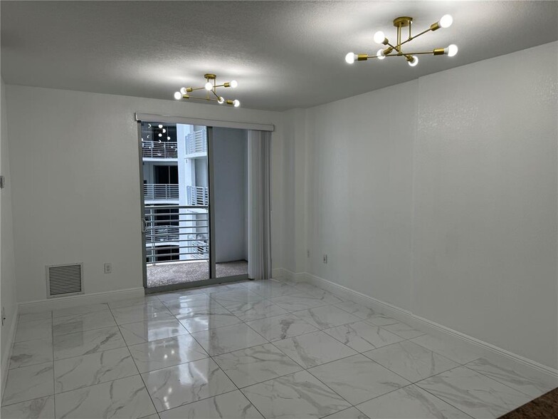 Building Photo - 1830 Radius Dr