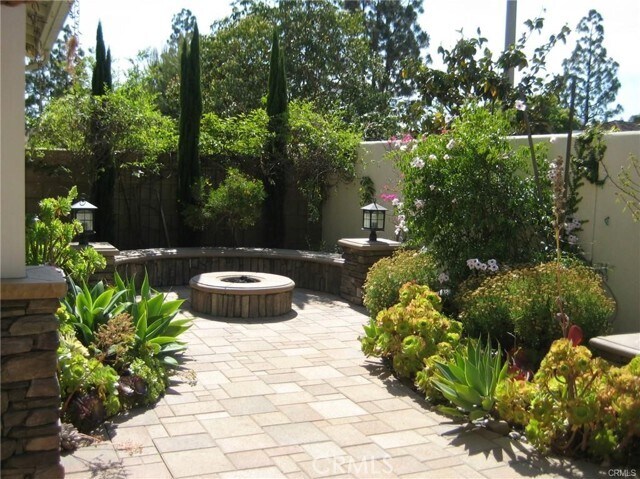 Building Photo - 102 Shadowbrook