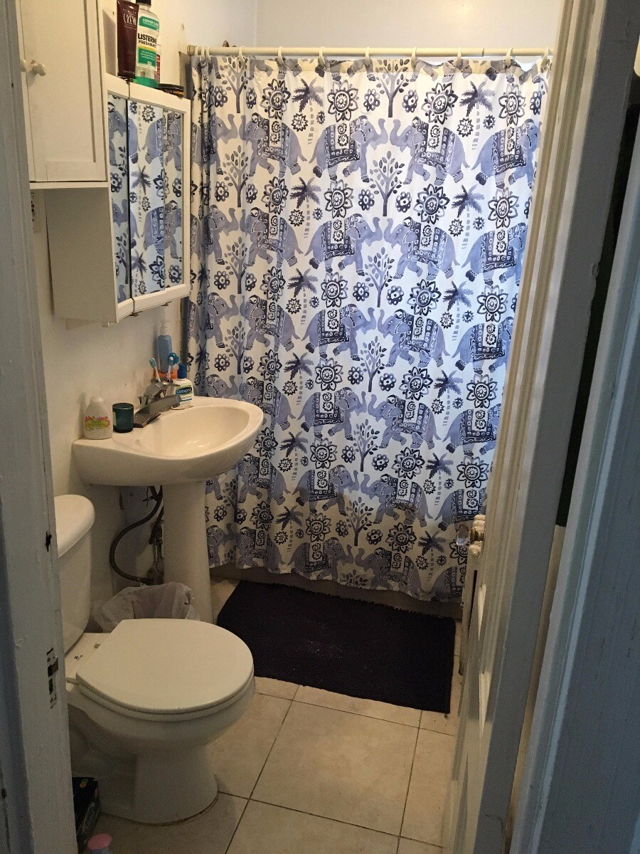 Building Photo - 76 Linden St