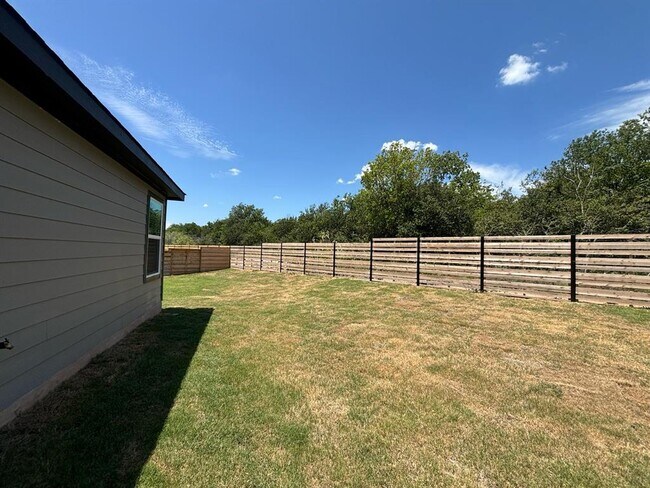 Building Photo - 275 Keefer