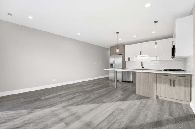 Building Photo - 2 bedroom in Chicago IL 60641