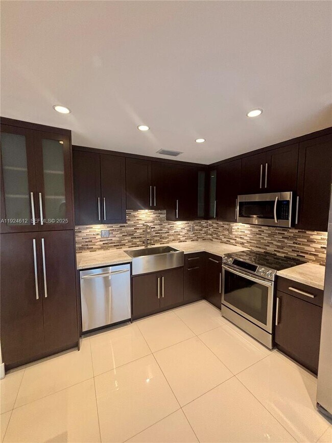 Building Photo - 13765 SW 160th Terrace