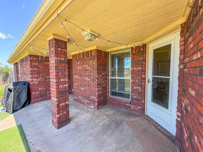 Building Photo - 4 Jayden Ct