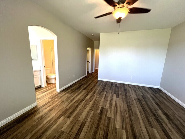 Building Photo - 5418 Sweet Sunblaze Ave