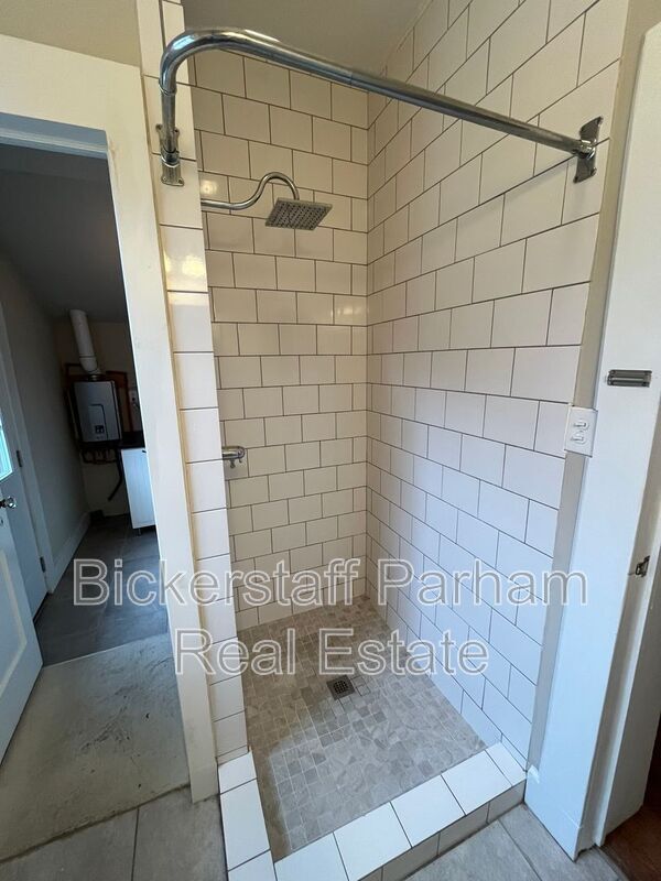 Building Photo - 1409 16th Ave