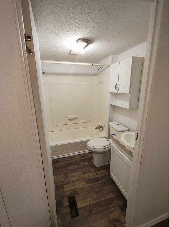 Building Photo - Cozy Retreat in Rusk, TX – Mobile Home for...