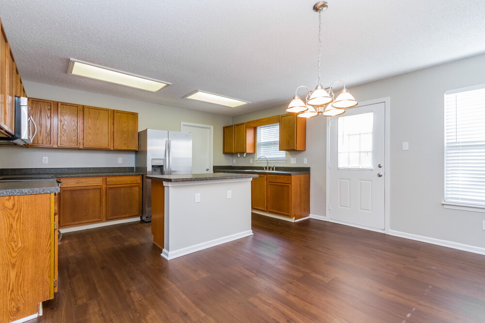 Building Photo - 10236 Hatherley Way