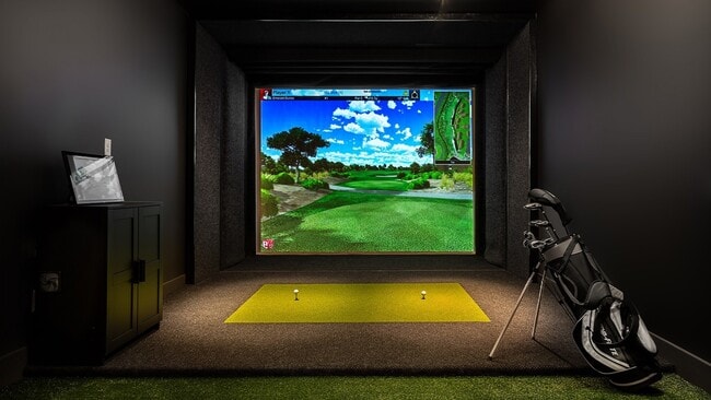 Building Photo - 500 W Trade St