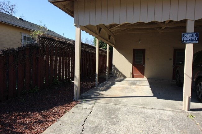 Building Photo - 205-207 W 7th St