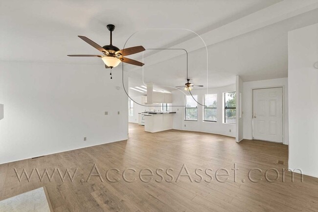 Building Photo - Private 3 Bed /2 Bath Home With Scenic Views In Lake Elsinore!