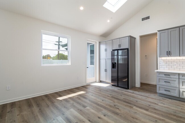 Building Photo - 6402 Kenwater Pl