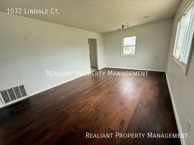 Building Photo - 1032 Lindale Ct