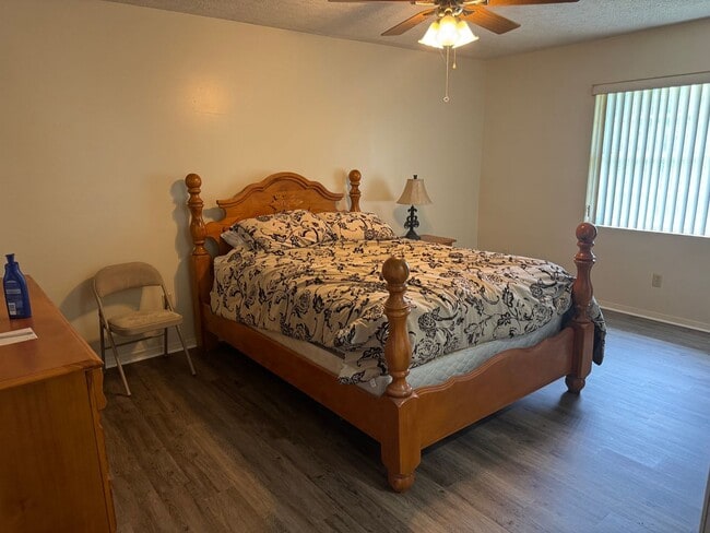 Building Photo - 3b/2Bth Home