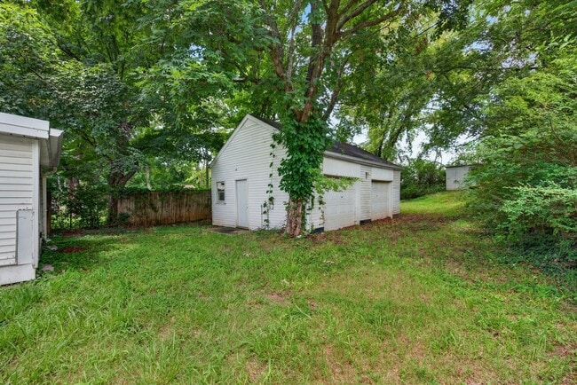 Building Photo - 141 W Rossview Rd