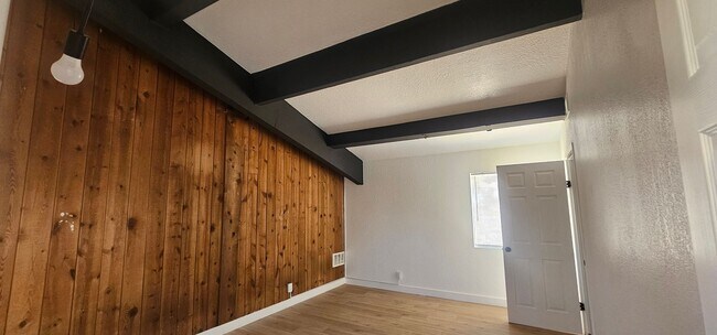 Building Photo - Rancho De Oro