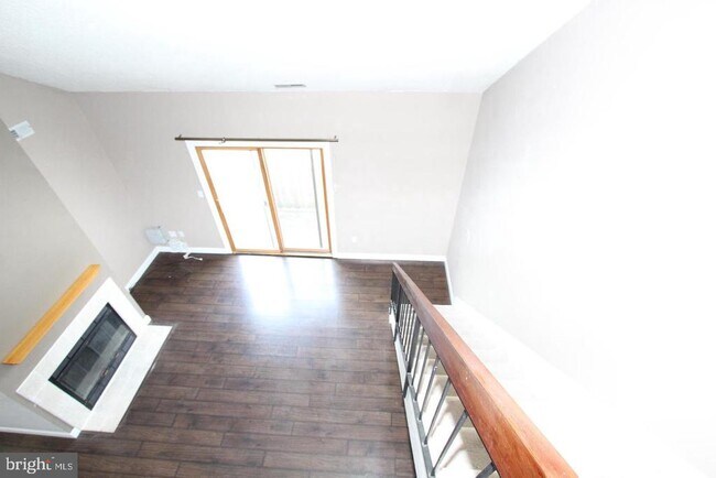 Building Photo - 604 Ravens Crest Dr