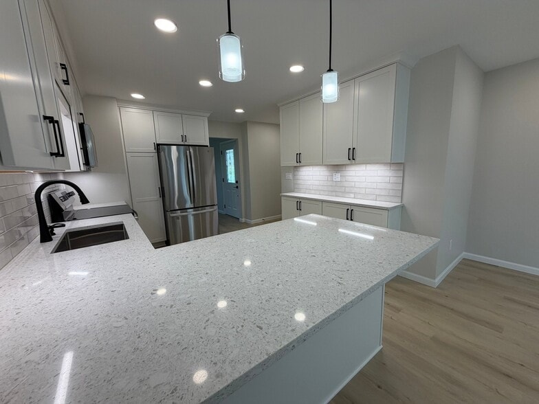 Building Photo - 16696 F-Drive N