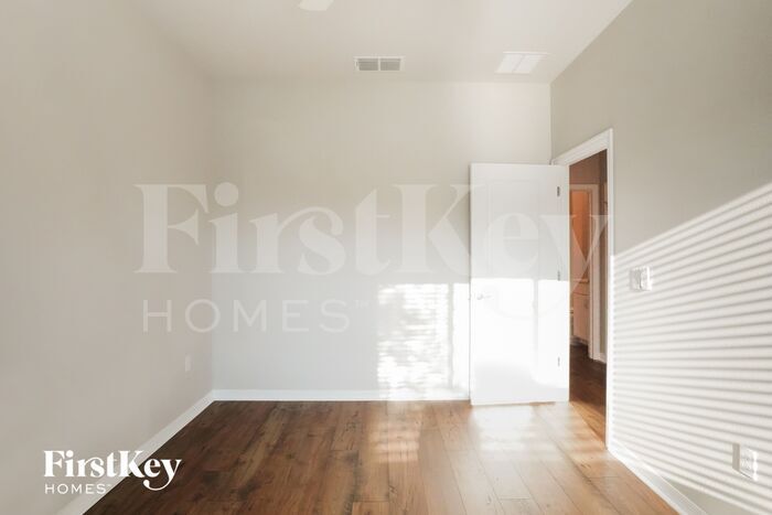 Building Photo - 17827 Passionflower Cir
