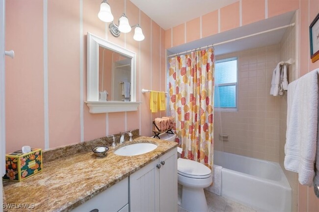 Building Photo - 587 Parkwood Ln